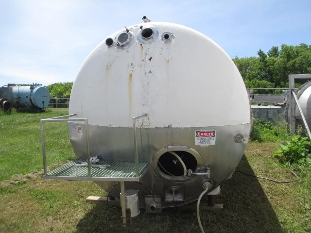 7000 GAL DAMROW SS INSULATED TANK