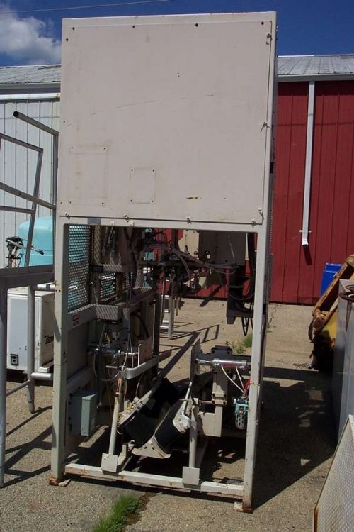 FORMING MACHINE
