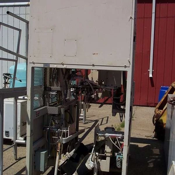 FORMING MACHINE