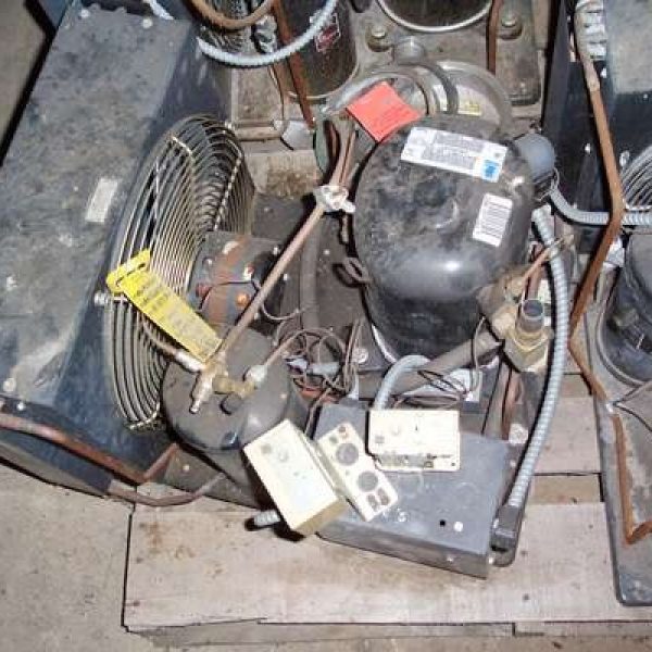 FREON COMPRESSORS (5 HP AND SMALLER)