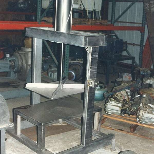VERTICAL CHEESE PRESS