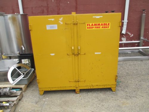 FLAMMABLE MATERIALS CABINET