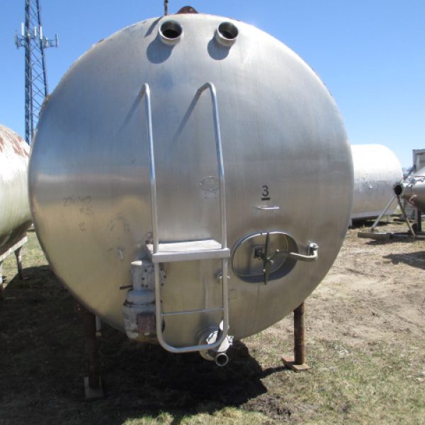 9,000 GALLON HEIL S/S INSULATED TANK