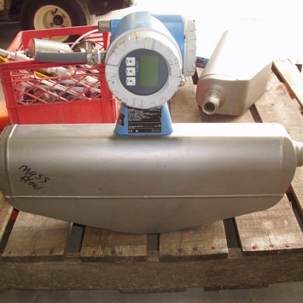 ENDRESS & HOUSER 1- 1/2" MASS MAGNETIC FLOW METER SYSTEM