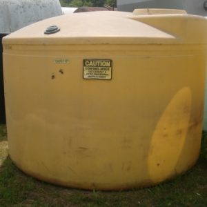 1600 GALLON POLY TANK