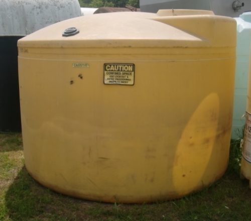 1600 GALLON POLY TANK