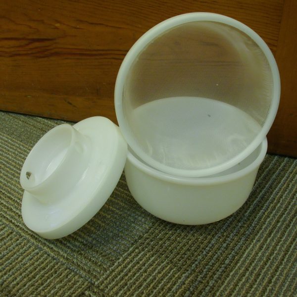 ROUND PLASTIC CHEESE MOLDS - KADOVA