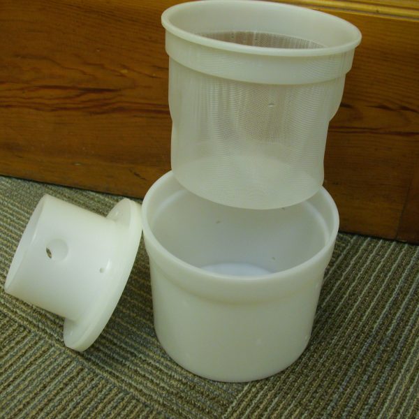 ROUND PLASTIC CHEESE MOLDS - KADOVA